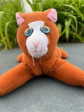 Vintage Pound Puppies “Purries” plush toy -1985!